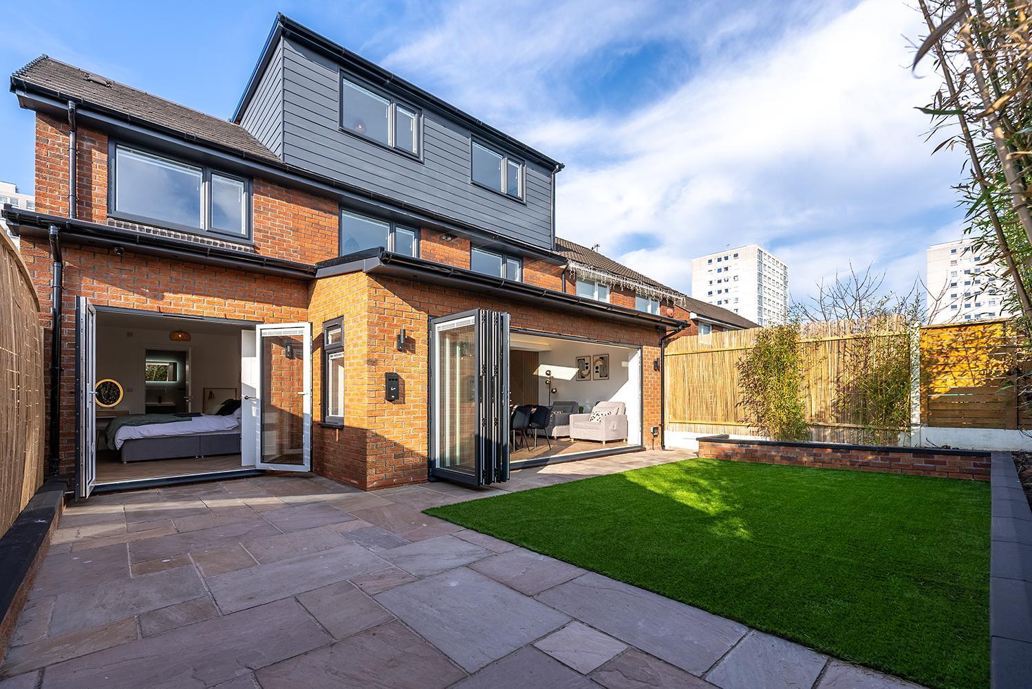 Luxury 8 Bed Home Manchester — Photos 2